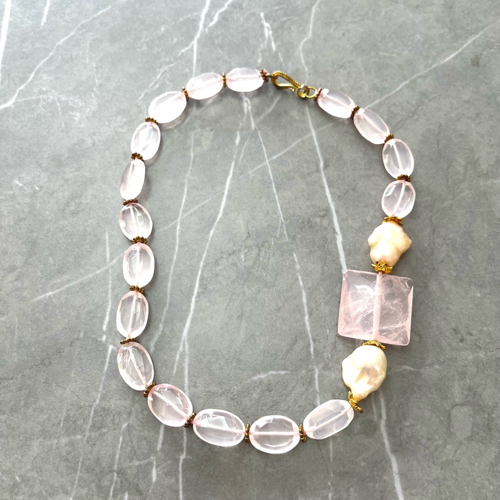 Real Stones Pink Necklace With Pearls